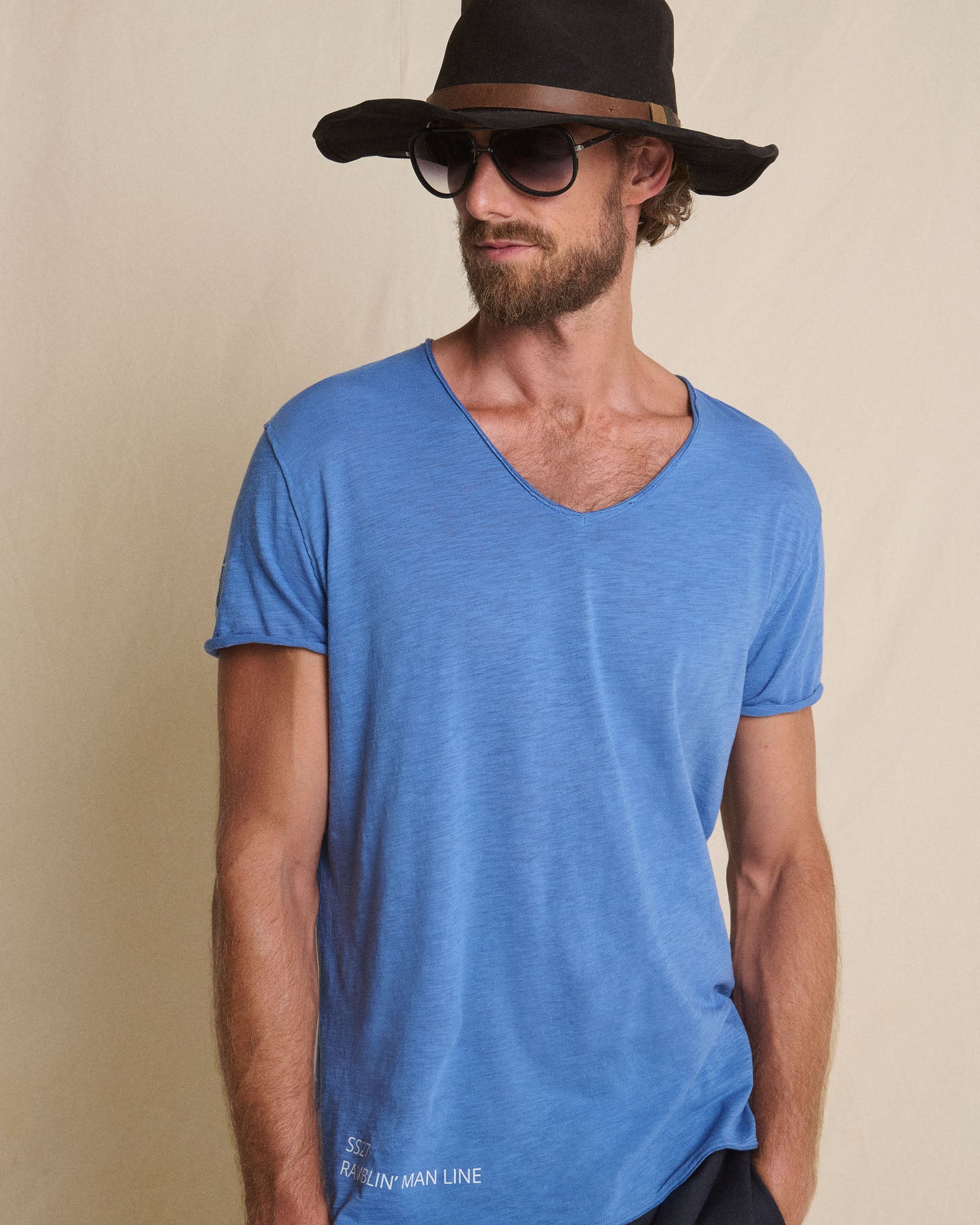 CREW NECK GRAPHIC TEE - TANGLED UP IN BLUES